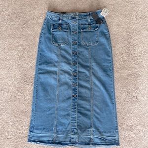 Denim jean skirt size 8 Earl Jean Macy’s NWT